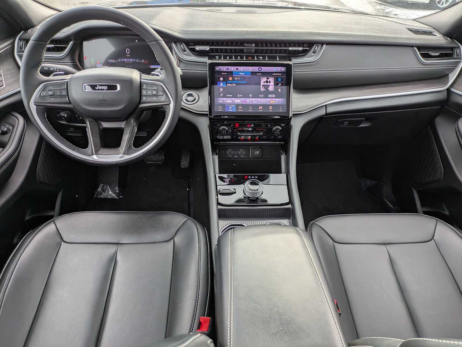 Thumbnail: 2025 Jeep Grand Cherokee L - 14