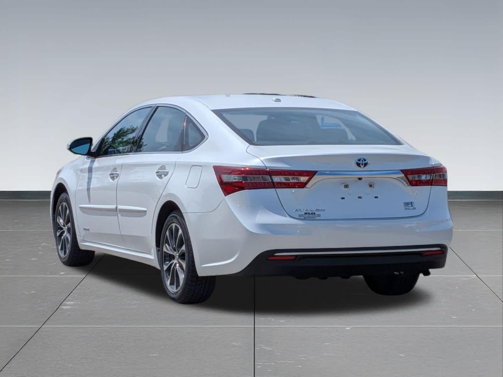 Thumbnail: 2018 Toyota Avalon - 3