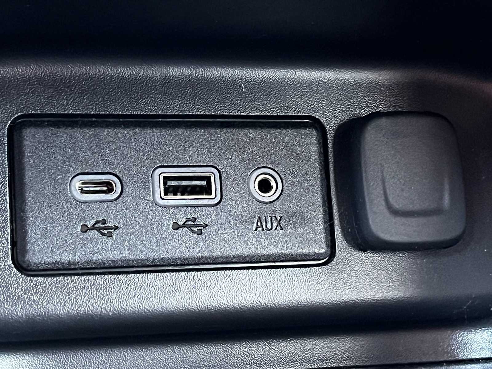 Thumbnail: 2023 Chevrolet Equinox - 28