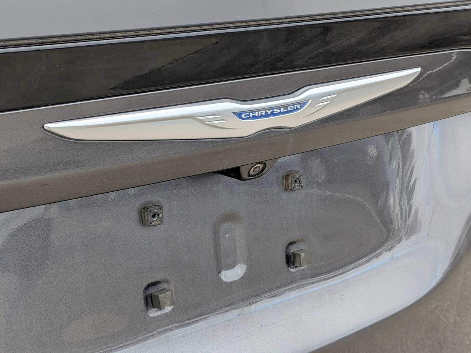 Thumbnail: 2018 Chrysler Pacifica - 13