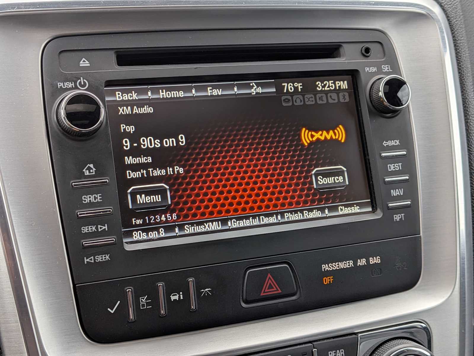 Thumbnail: 2014 GMC Acadia - 27