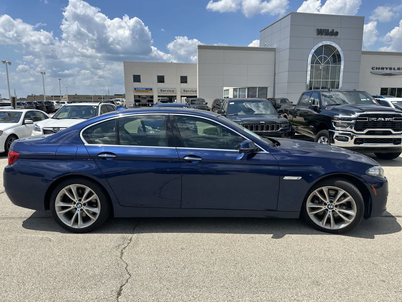 Thumbnail: 2015 BMW 5 Series - 6