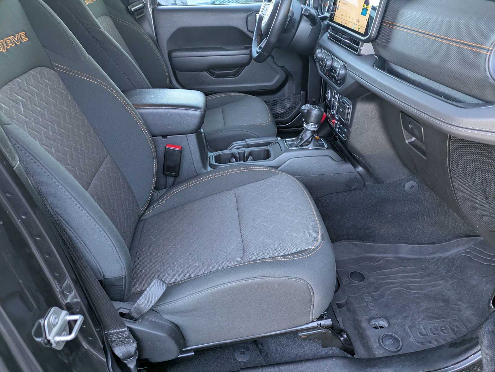 Thumbnail: 2024 Jeep Gladiator - 18