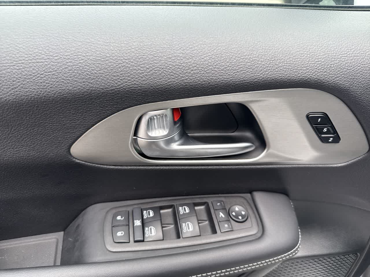 Thumbnail: 2024 Chrysler Pacifica - 17