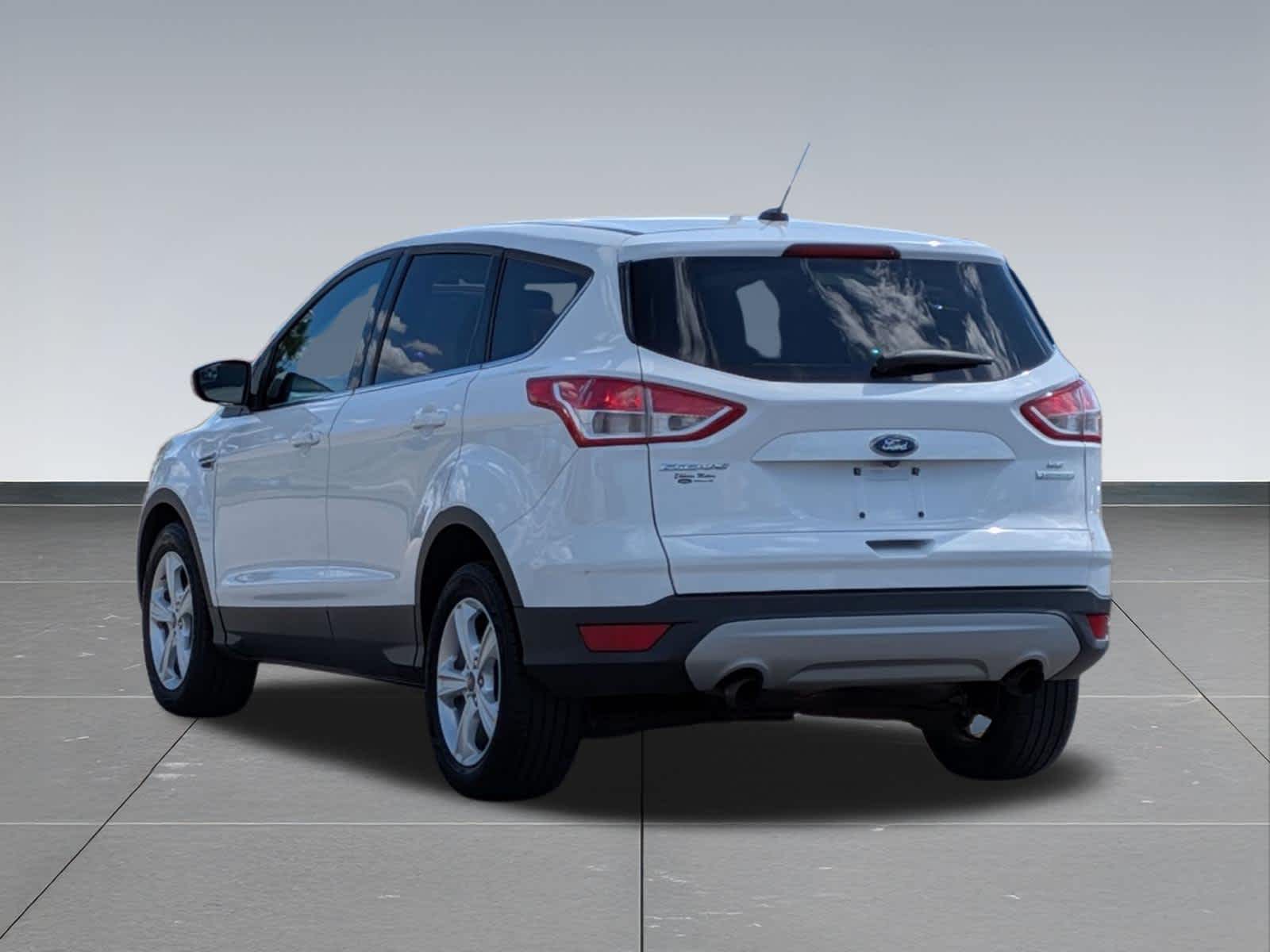 Thumbnail: 2015 Ford Escape - 4
