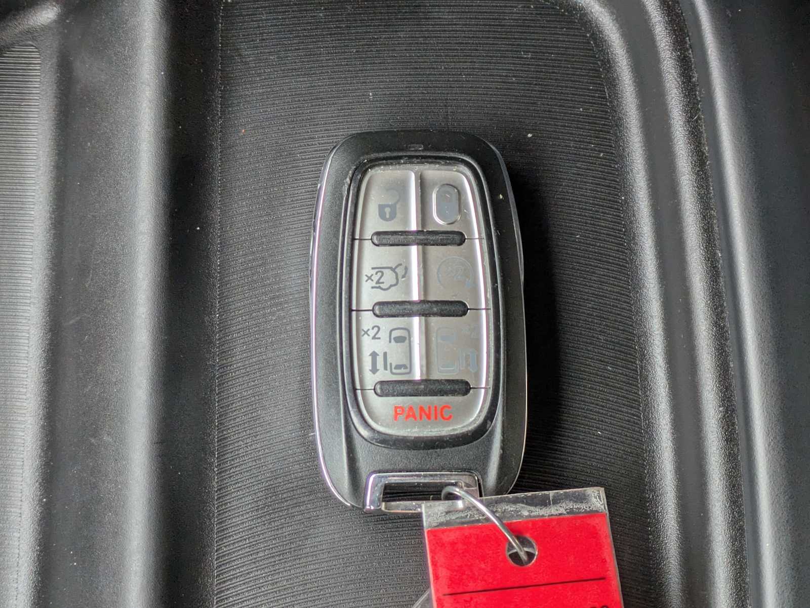 Thumbnail: 2021 Chrysler Pacifica - 32