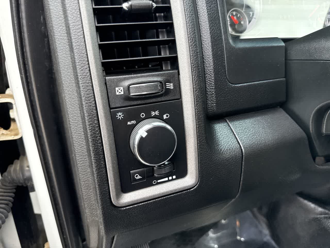 Thumbnail: 2021 RAM 1500 Classic - 15