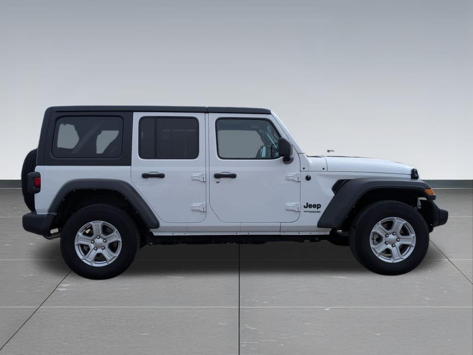 Thumbnail: 2022 Jeep Wrangler - 6