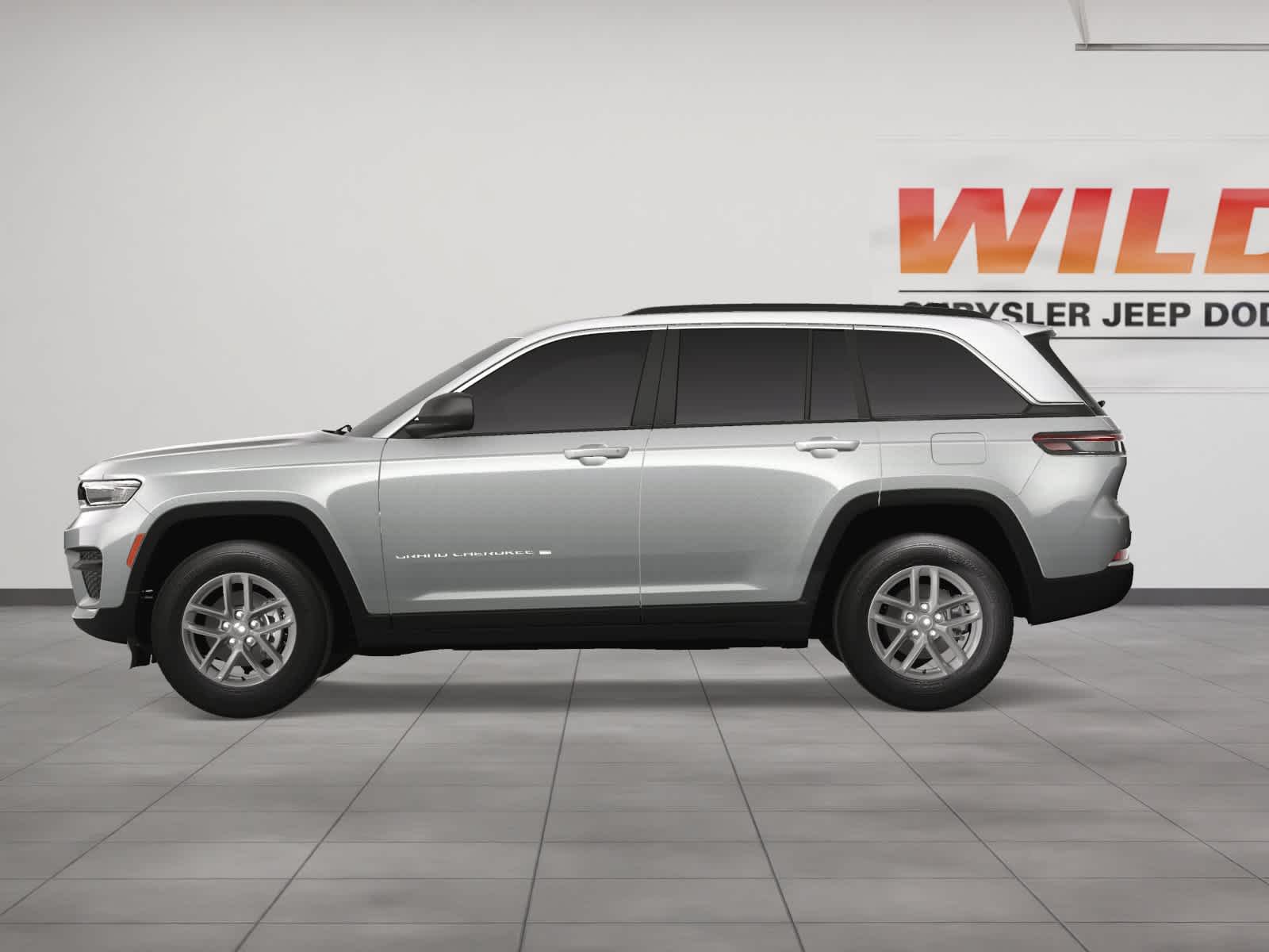 2025 Jeep Grand Cherokee Laredo photo 3