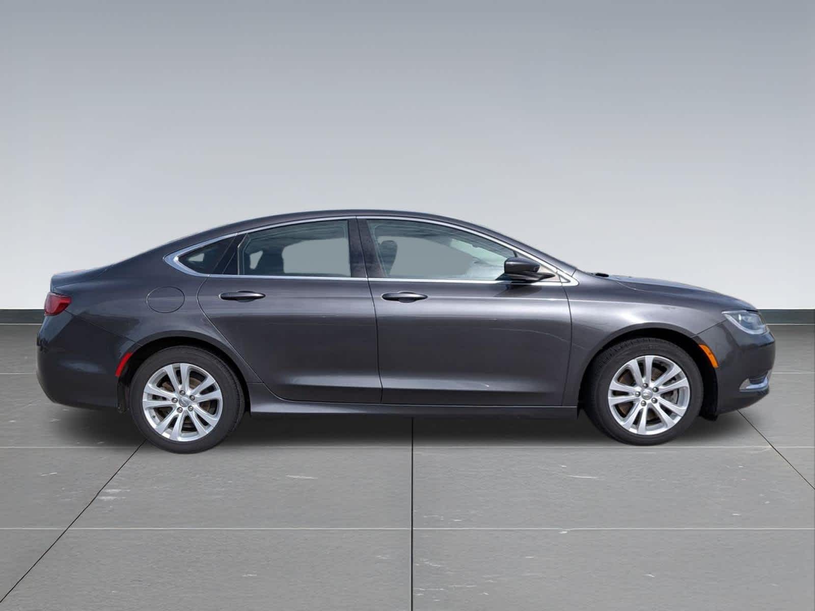 Thumbnail: 2016 Chrysler 200 - 6