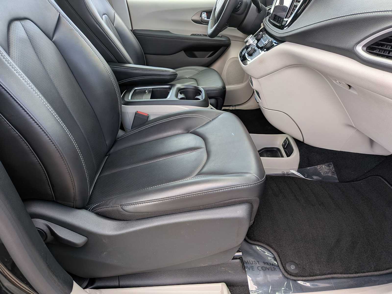 Thumbnail: 2023 Chrysler Pacifica - 20