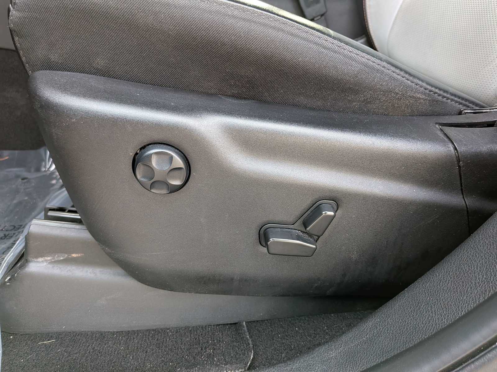 Thumbnail: 2022 Dodge Durango - 16