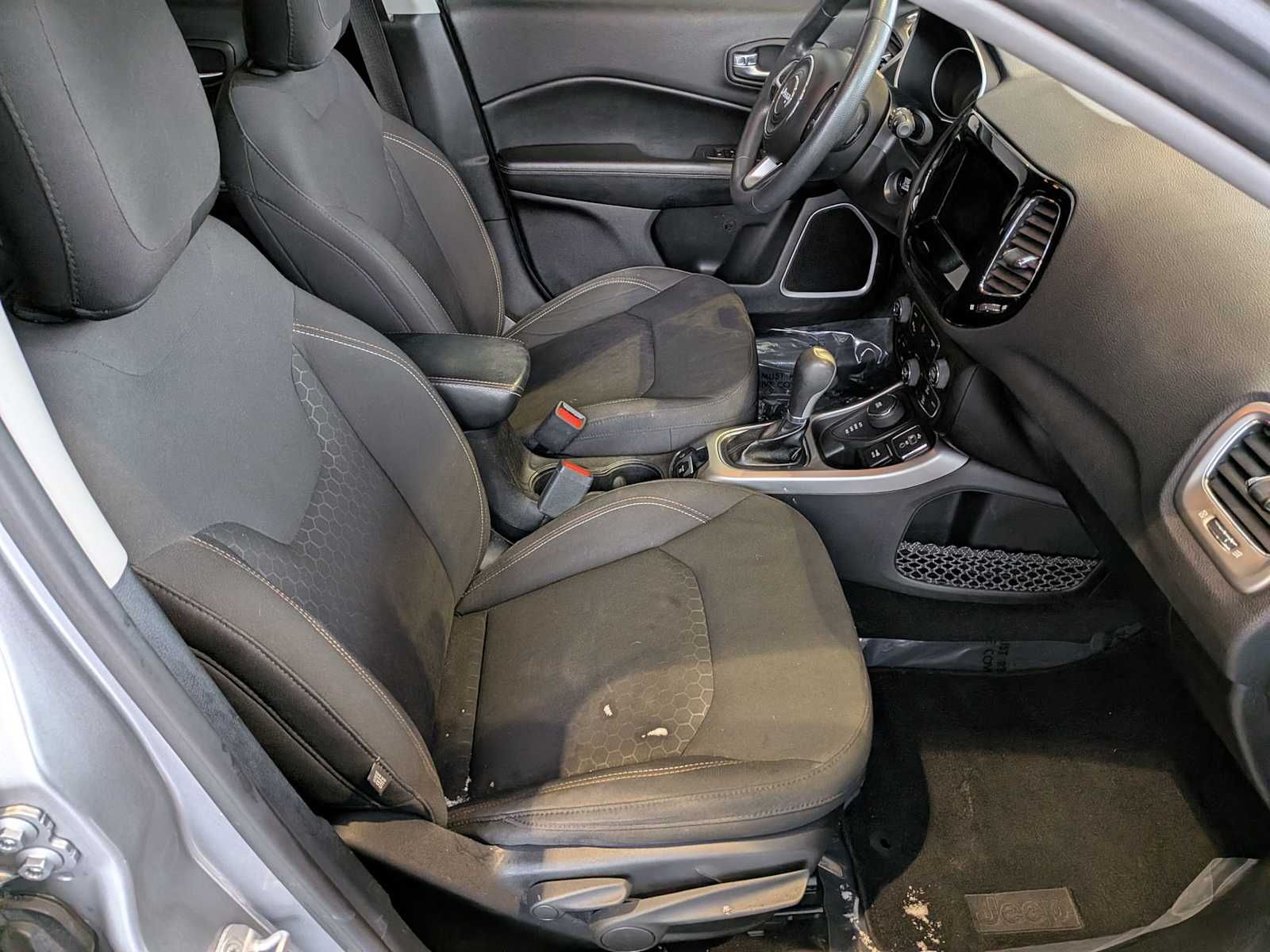 Thumbnail: 2018 Jeep Compass - 19