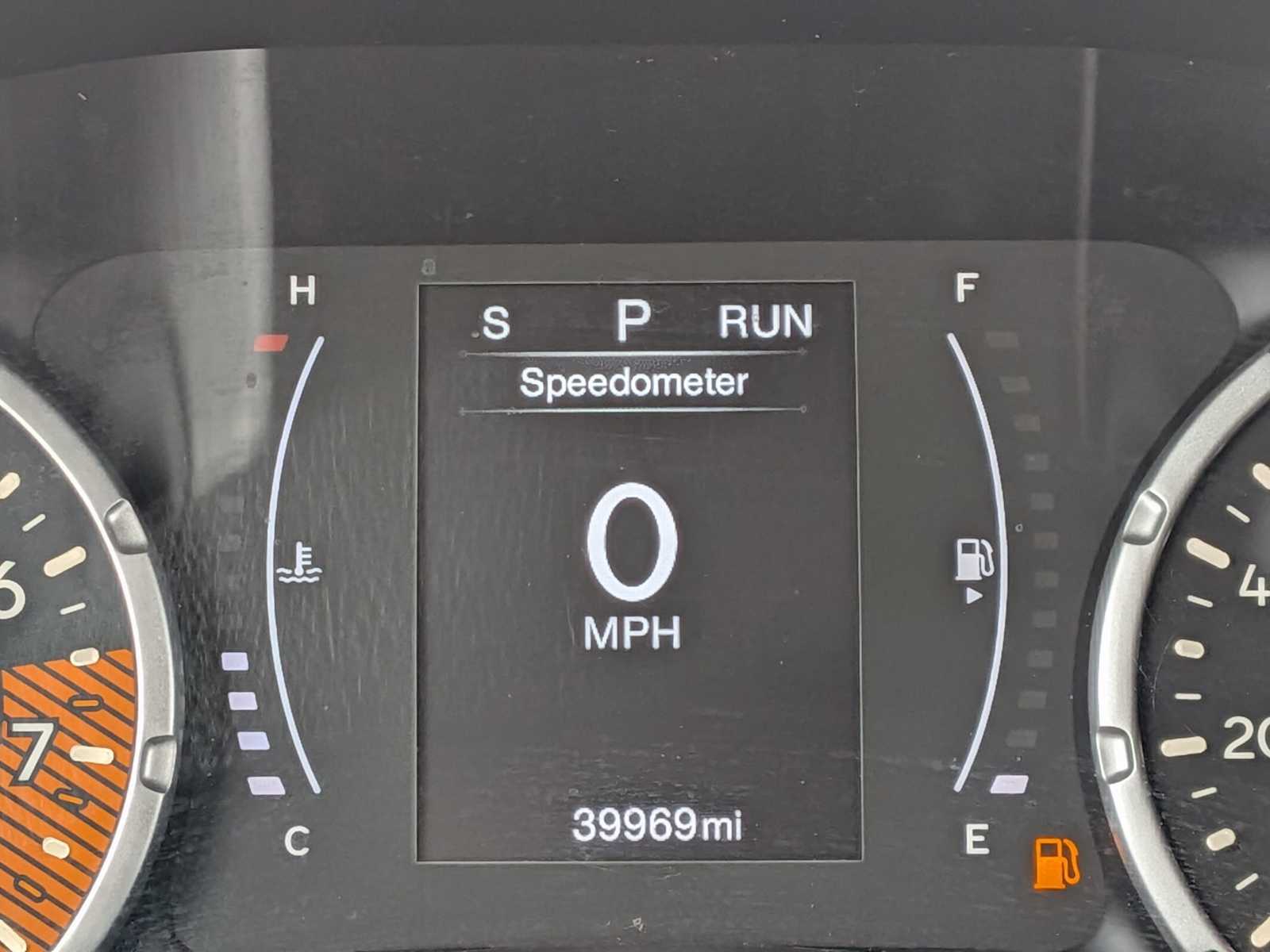 Thumbnail: 2020 Jeep Renegade - 29