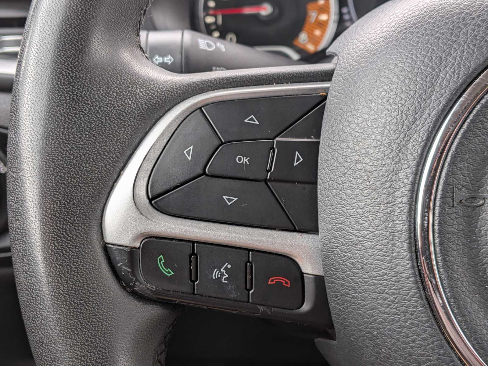Thumbnail: 2020 Jeep Renegade - 22