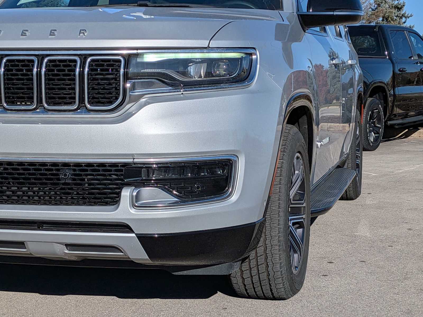 Thumbnail: 2023 Jeep Wagoneer - 10