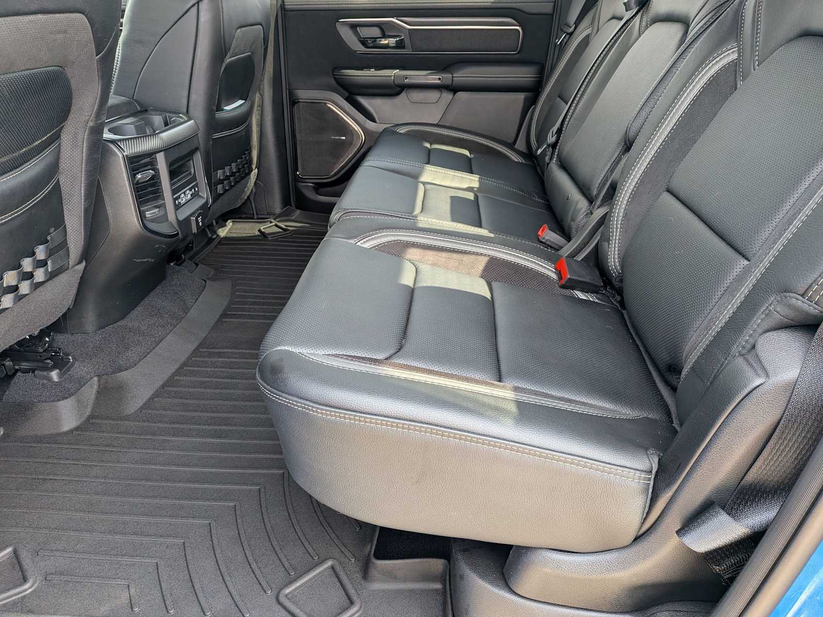 Thumbnail: 2025 RAM 1500 - 18