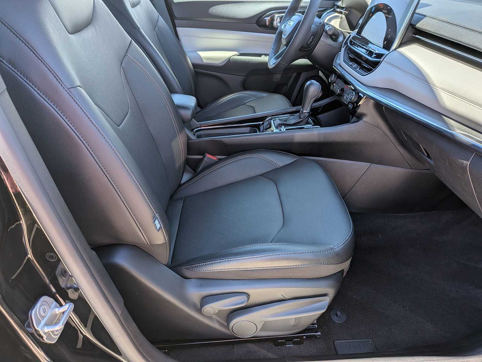 Thumbnail: 2023 Jeep Compass - 20