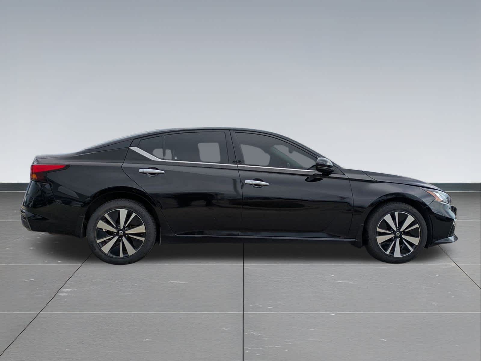 Thumbnail: 2020 Nissan Altima - 7