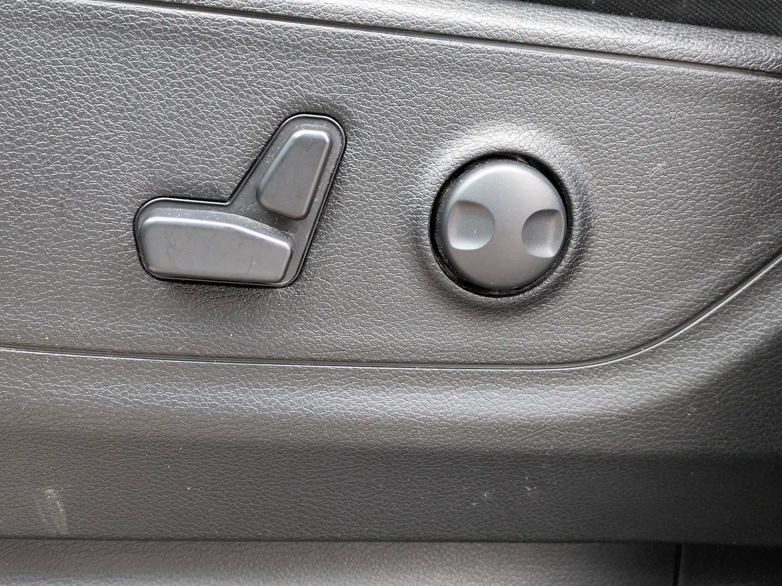 Thumbnail: 2023 RAM 1500 - 15