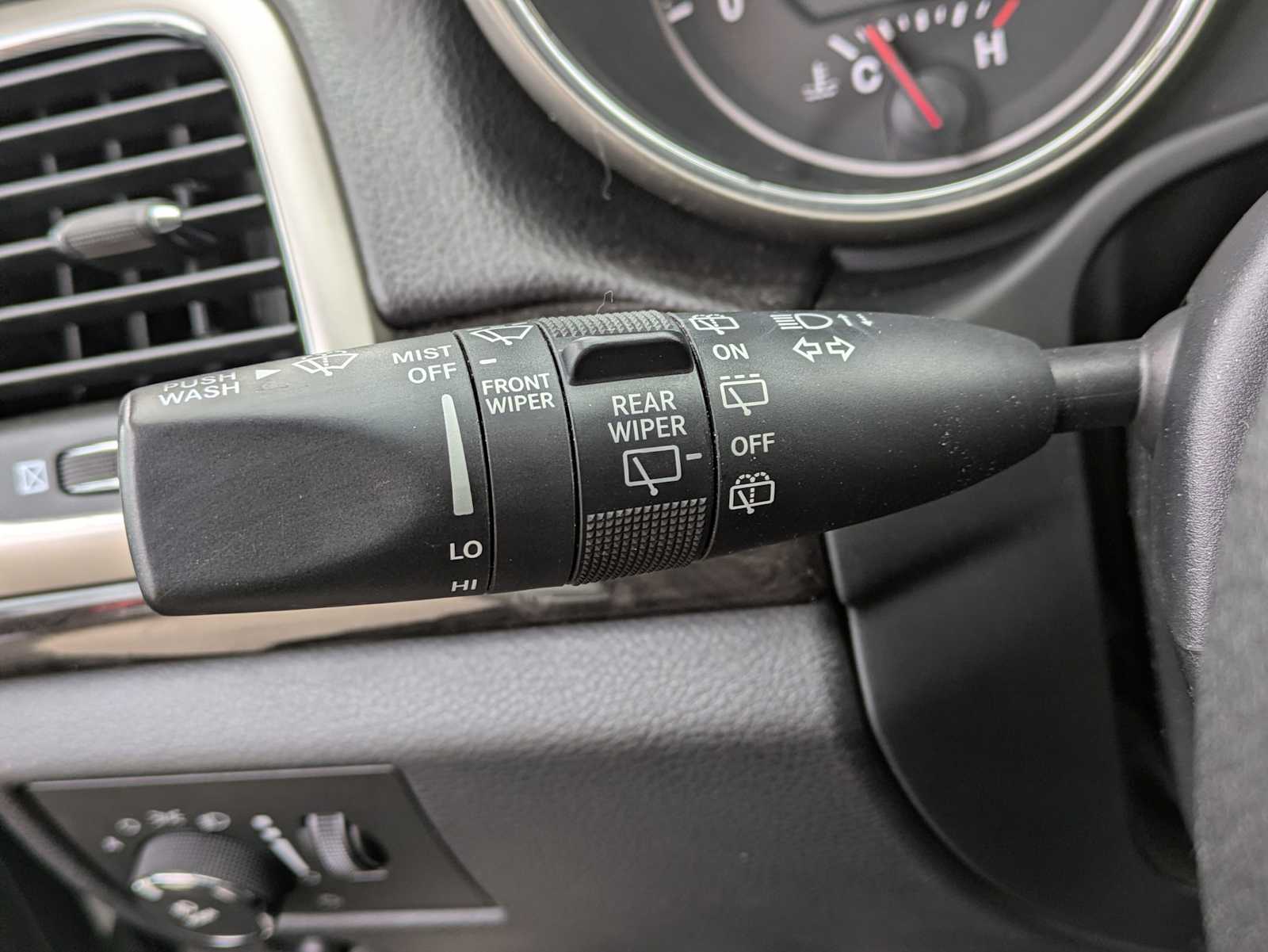 Thumbnail: 2012 Jeep Grand Cherokee - 26