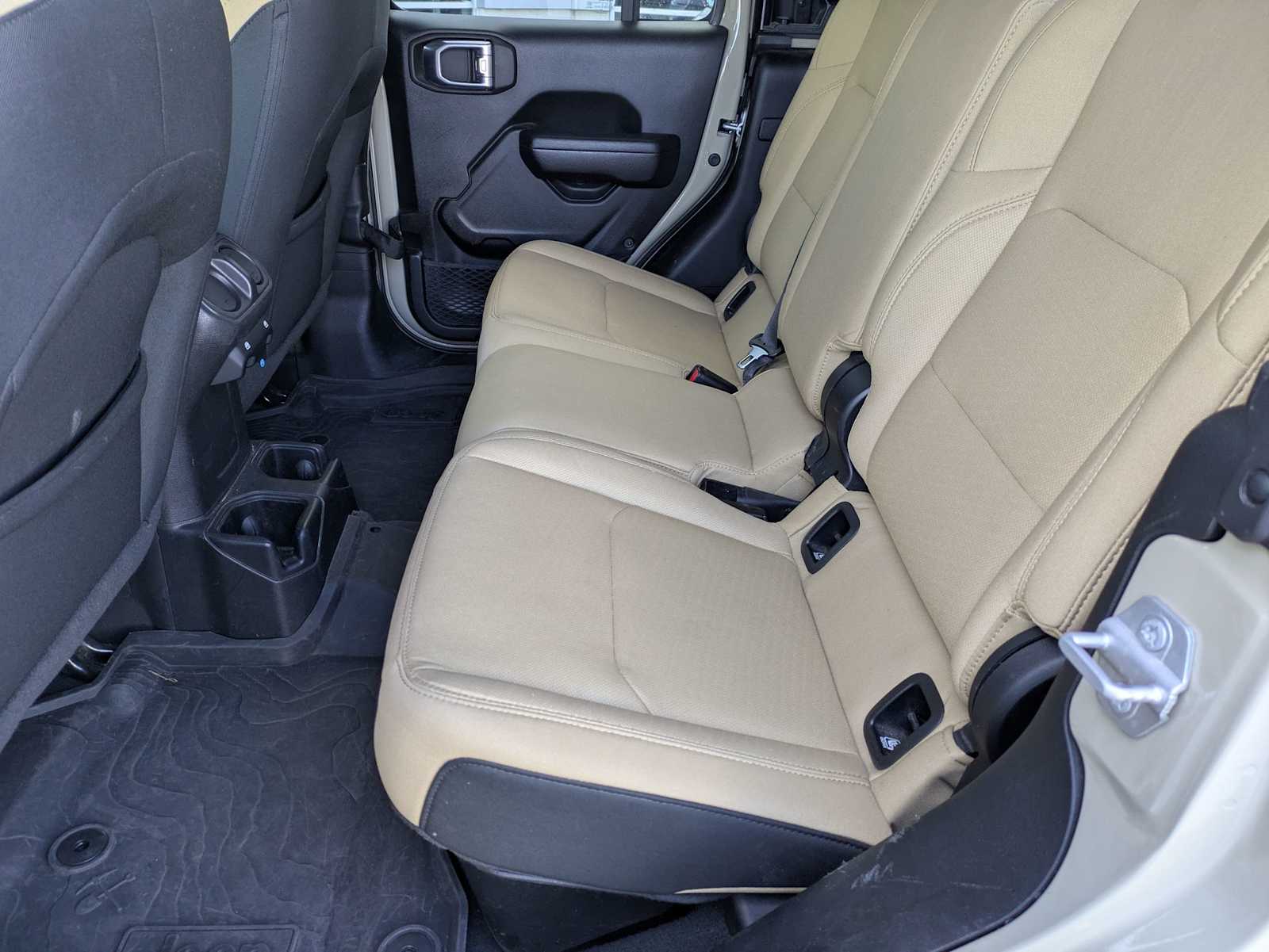 Thumbnail: 2022 Jeep Gladiator - 16