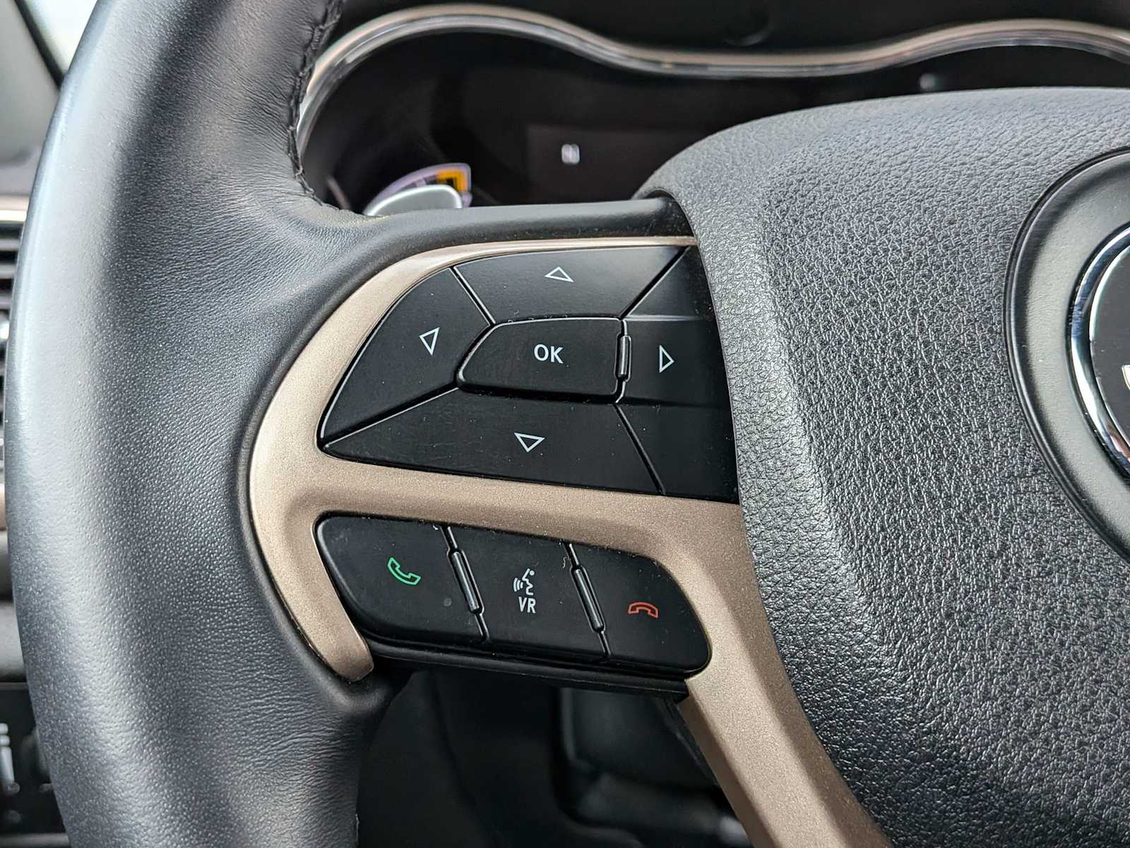 Thumbnail: 2017 Jeep Grand Cherokee - 21