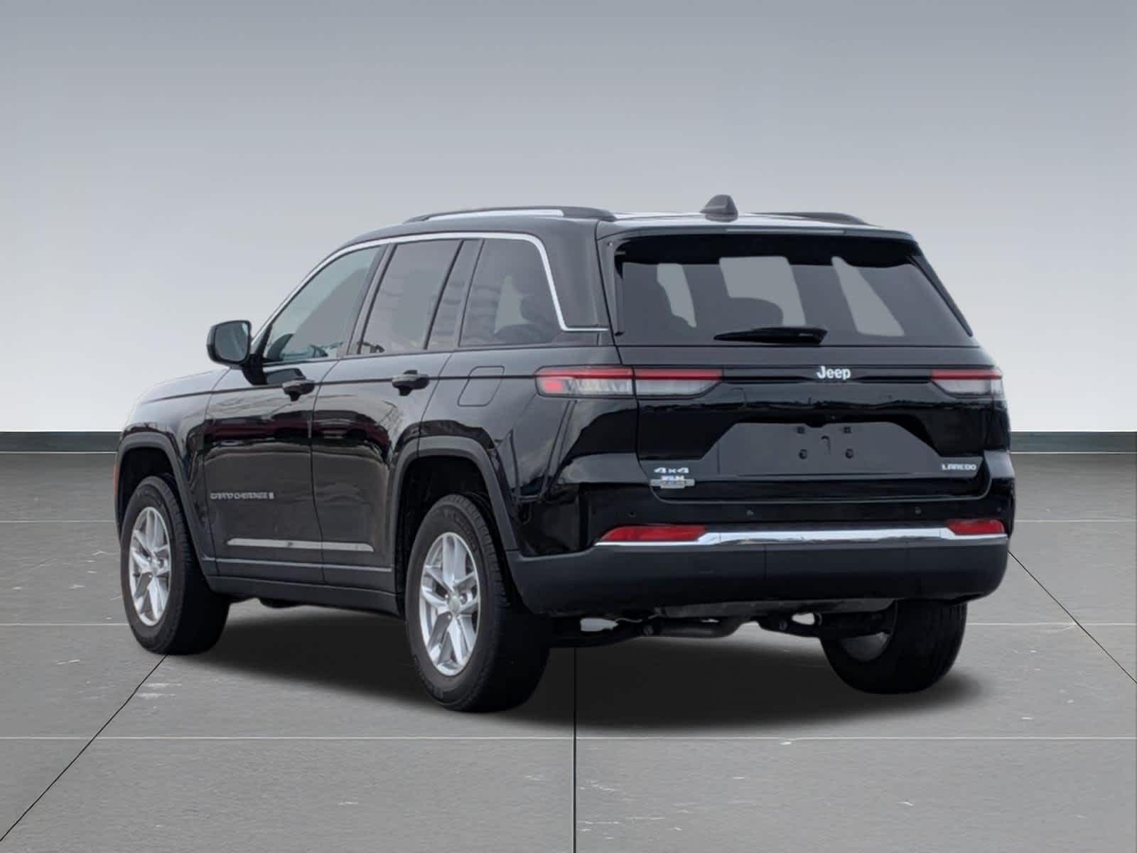 Thumbnail: 2023 Jeep Grand Cherokee - 4