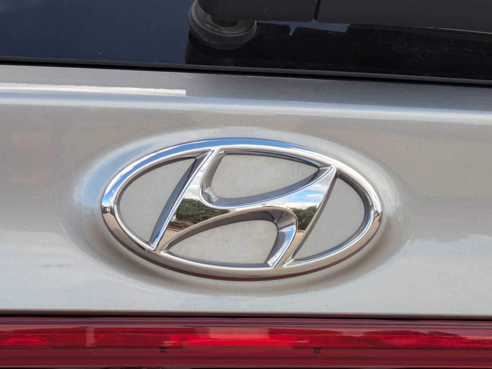 Thumbnail: 2022 Hyundai Santa Fe - 11