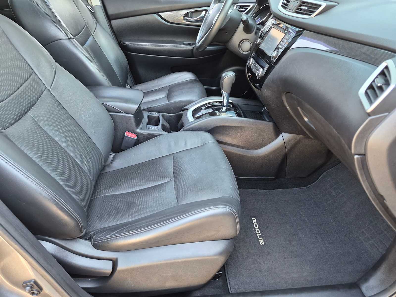 Thumbnail: 2015 Nissan Rogue - 27