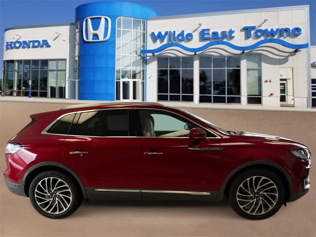 Thumbnail: 2019 Lincoln Nautilus - 9