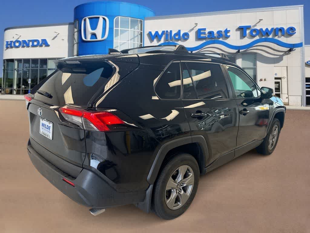 Thumbnail: 2022 Toyota RAV4 - 9