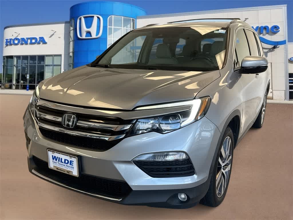 Thumbnail: 2017 Honda Pilot - 4