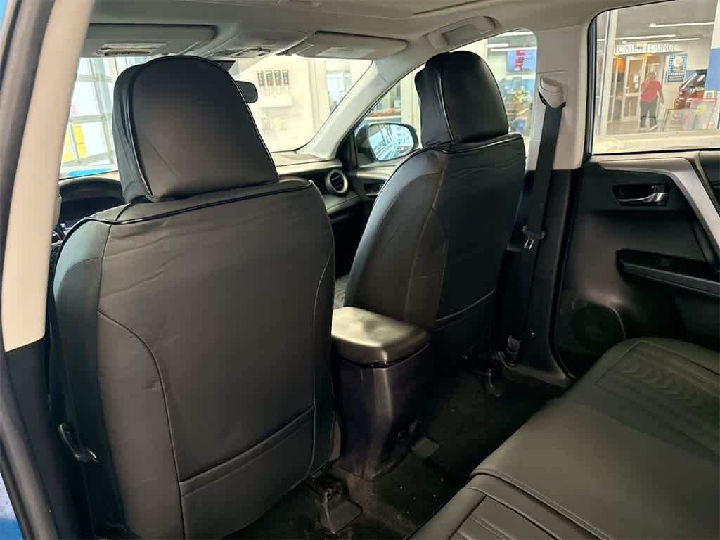 Thumbnail: 2018 Toyota RAV4 - 19