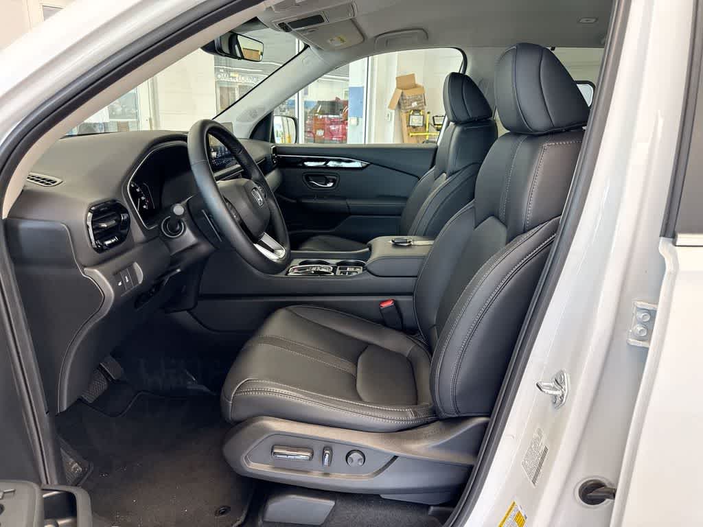 Thumbnail: 2025 Honda Pilot - 20