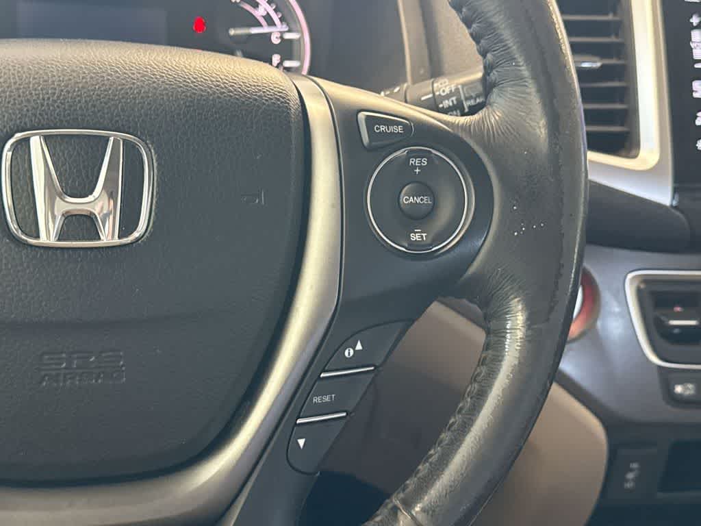 Thumbnail: 2017 Honda Pilot - 26