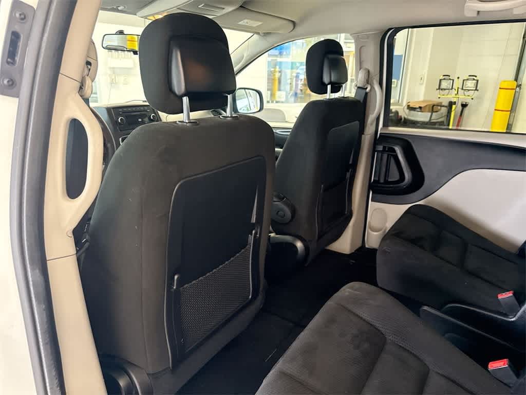 Thumbnail: 2015 Dodge Grand Caravan - 18