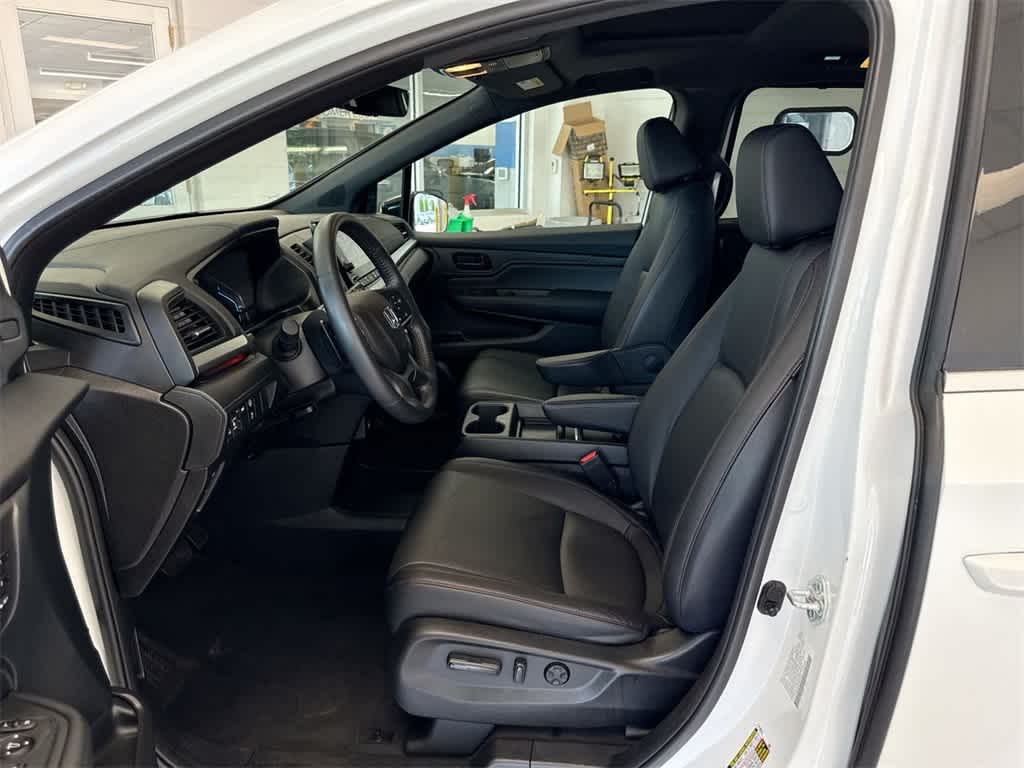 Thumbnail: 2023 Honda Odyssey - 17