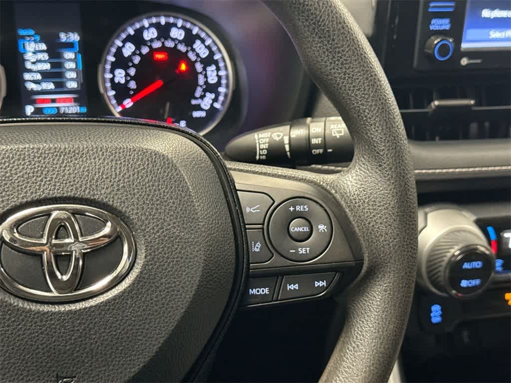 Thumbnail: 2021 Toyota RAV4 - 25