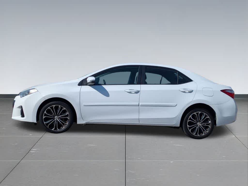 Thumbnail: 2015 Toyota Corolla - 2