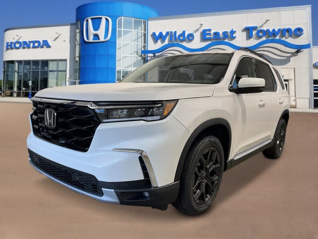 2025 Honda Pilot Touring Hero Image