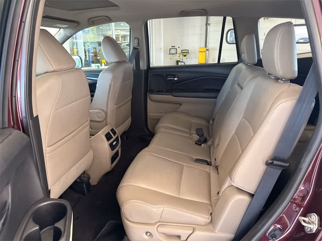 Thumbnail: 2017 Honda Pilot - 20