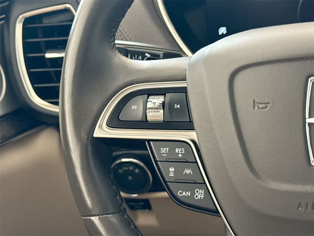 Thumbnail: 2020 Lincoln Nautilus - 25