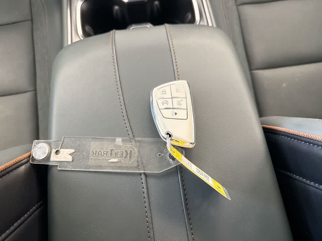 Thumbnail: 2025 GMC Acadia - 37