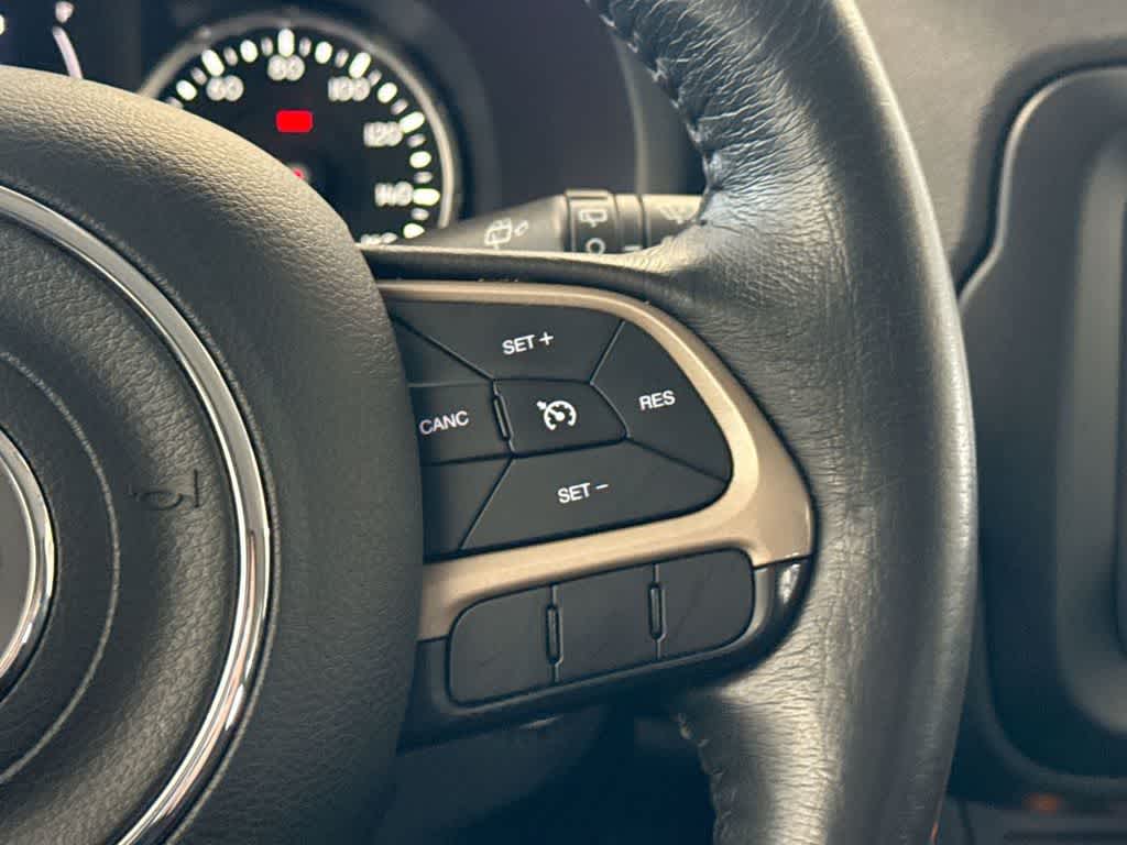 Thumbnail: 2016 Jeep Renegade - 25