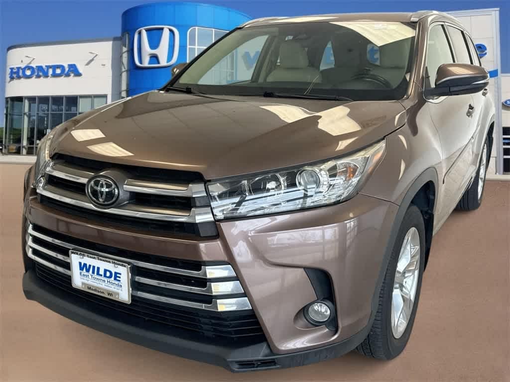 Used 2018 Toyota Highlander Limited V6 SUV