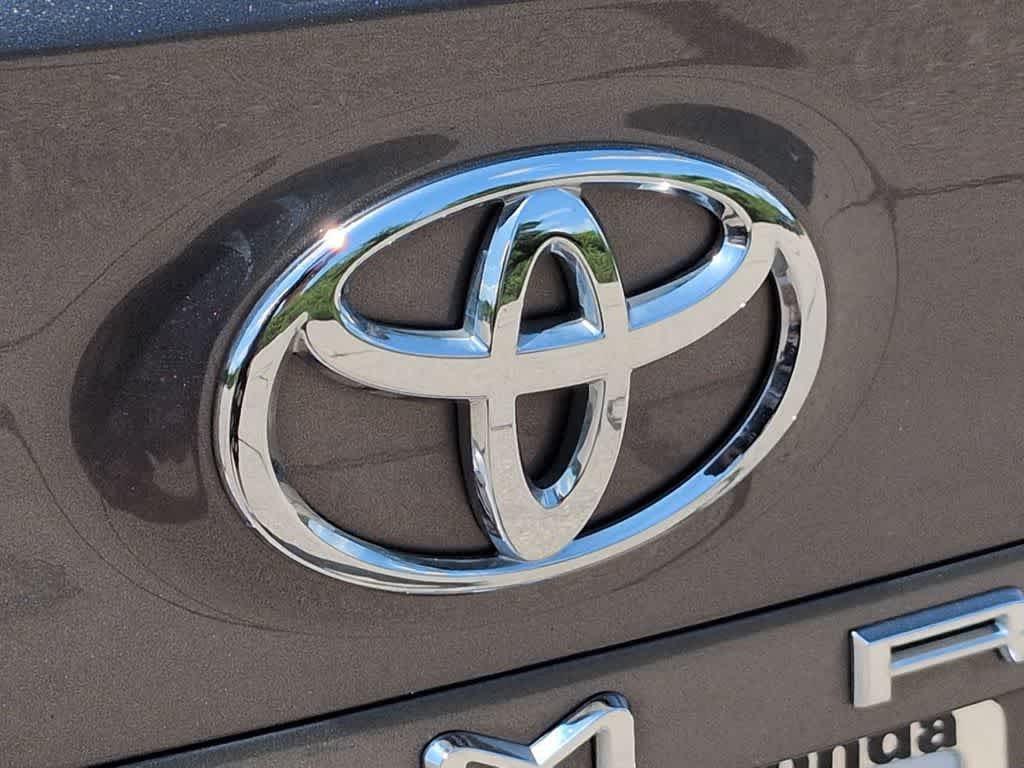 Thumbnail: 2019 Toyota Camry - 11