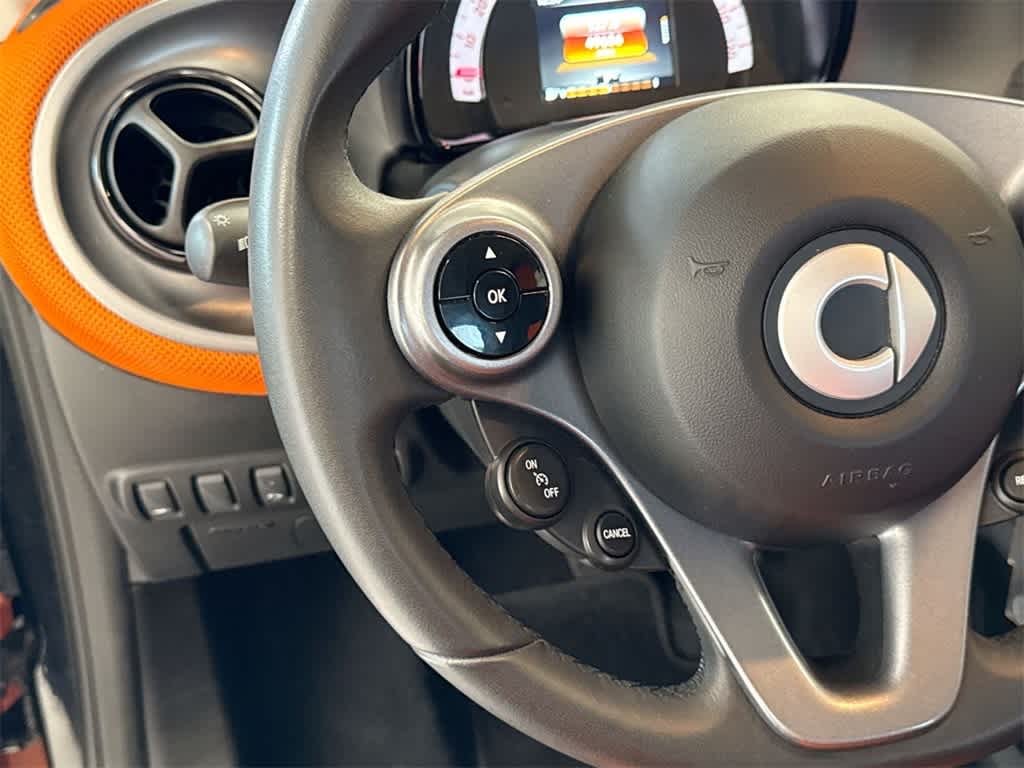 Thumbnail: 2016 smart fortwo - 20