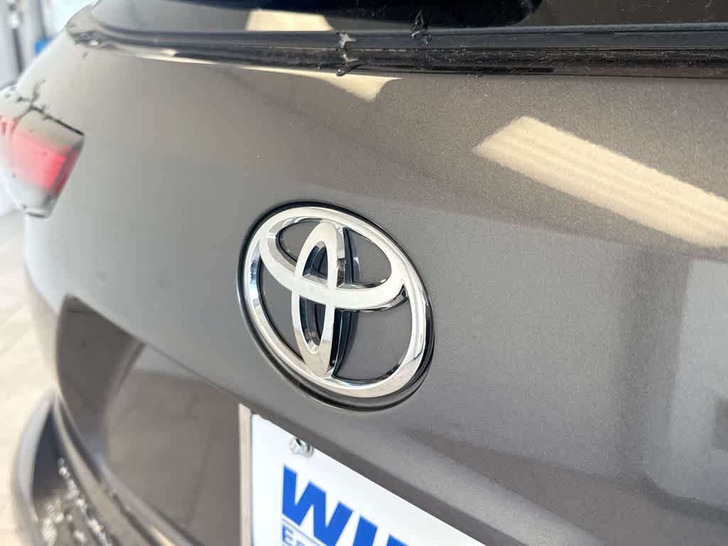 Thumbnail: 2023 Toyota Highlander - 12