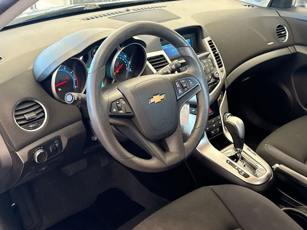 Thumbnail: 2015 Chevrolet Cruze - 10